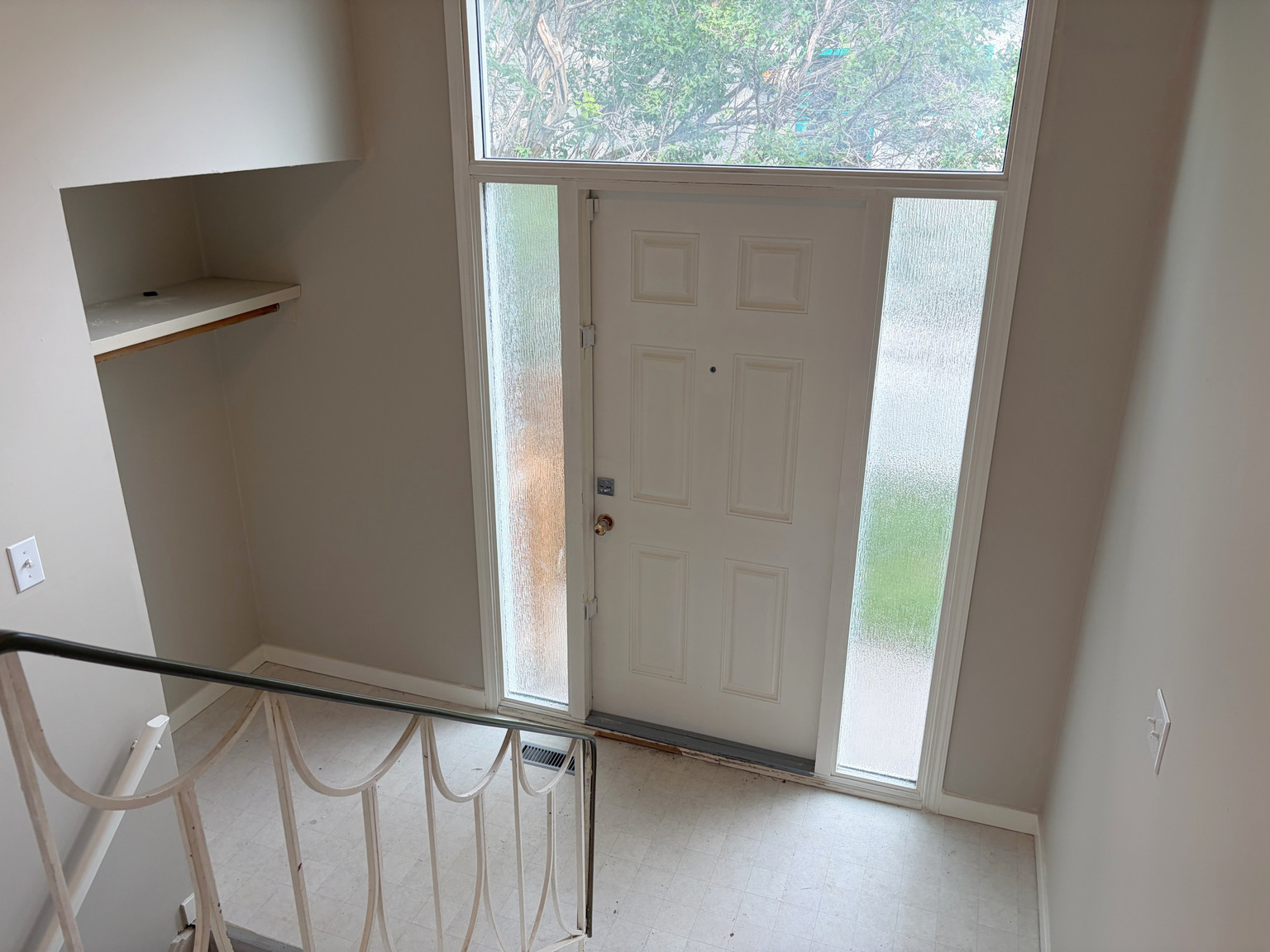 BRIGHT & UPDATED 4 Bed + 2 Bath w/ Rec Room in North Haven NW!  - Photo 3