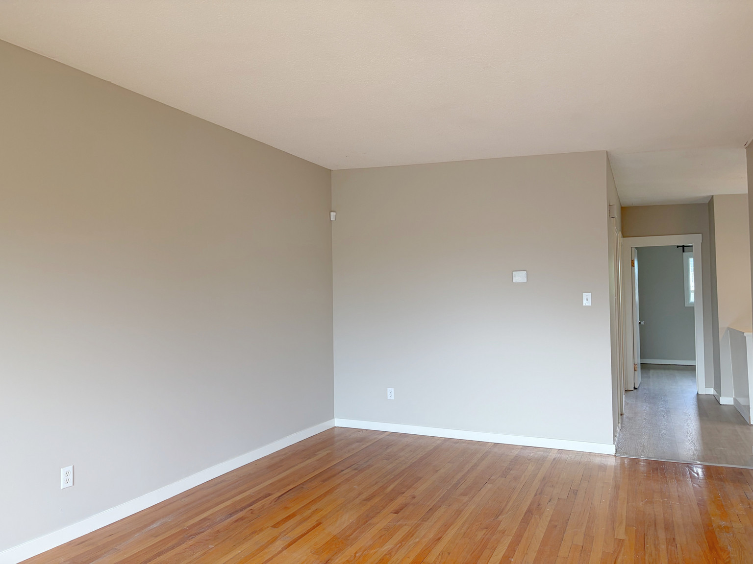 BRIGHT & UPDATED 4 Bed + 2 Bath w/ Rec Room in North Haven NW!  - Photo 5
