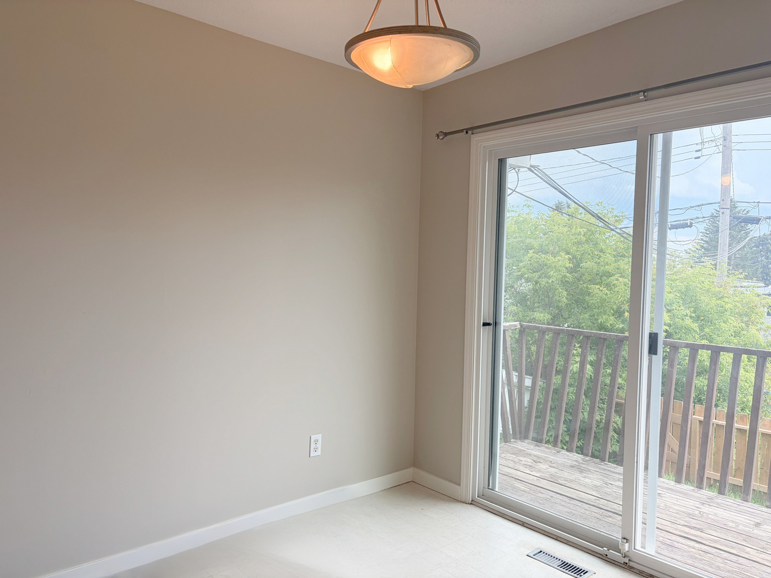 BRIGHT & UPDATED 4 Bed + 2 Bath w/ Rec Room in North Haven NW!  - Photo 8