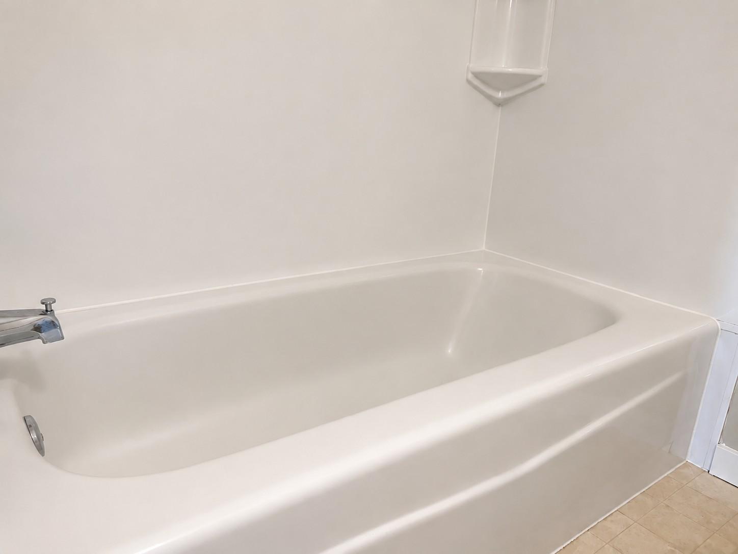 BRIGHT & UPDATED 4 Bed + 2 Bath w/ Rec Room in North Haven NW!  - Photo 9