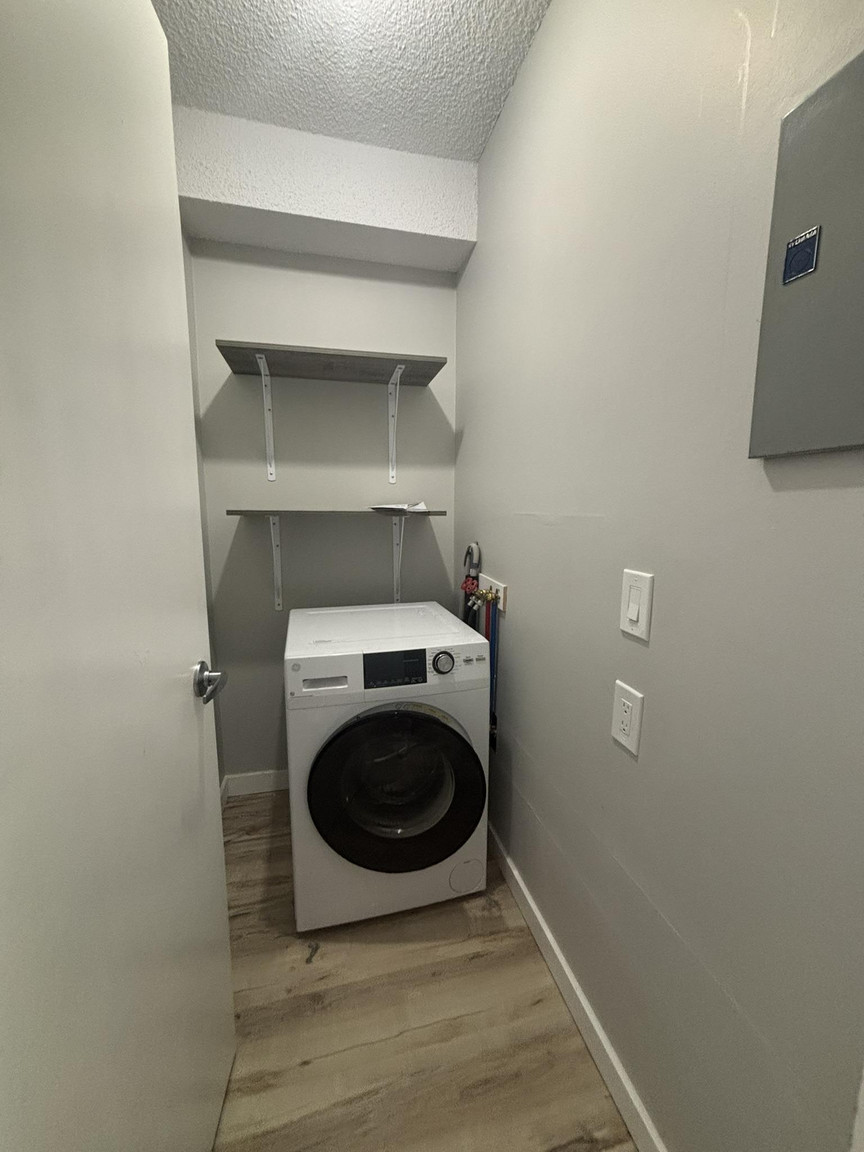 BRIGHT  & BEAUTIFUL 1 Bed, 1 Bath in Trendy Bankview! - Photo 7