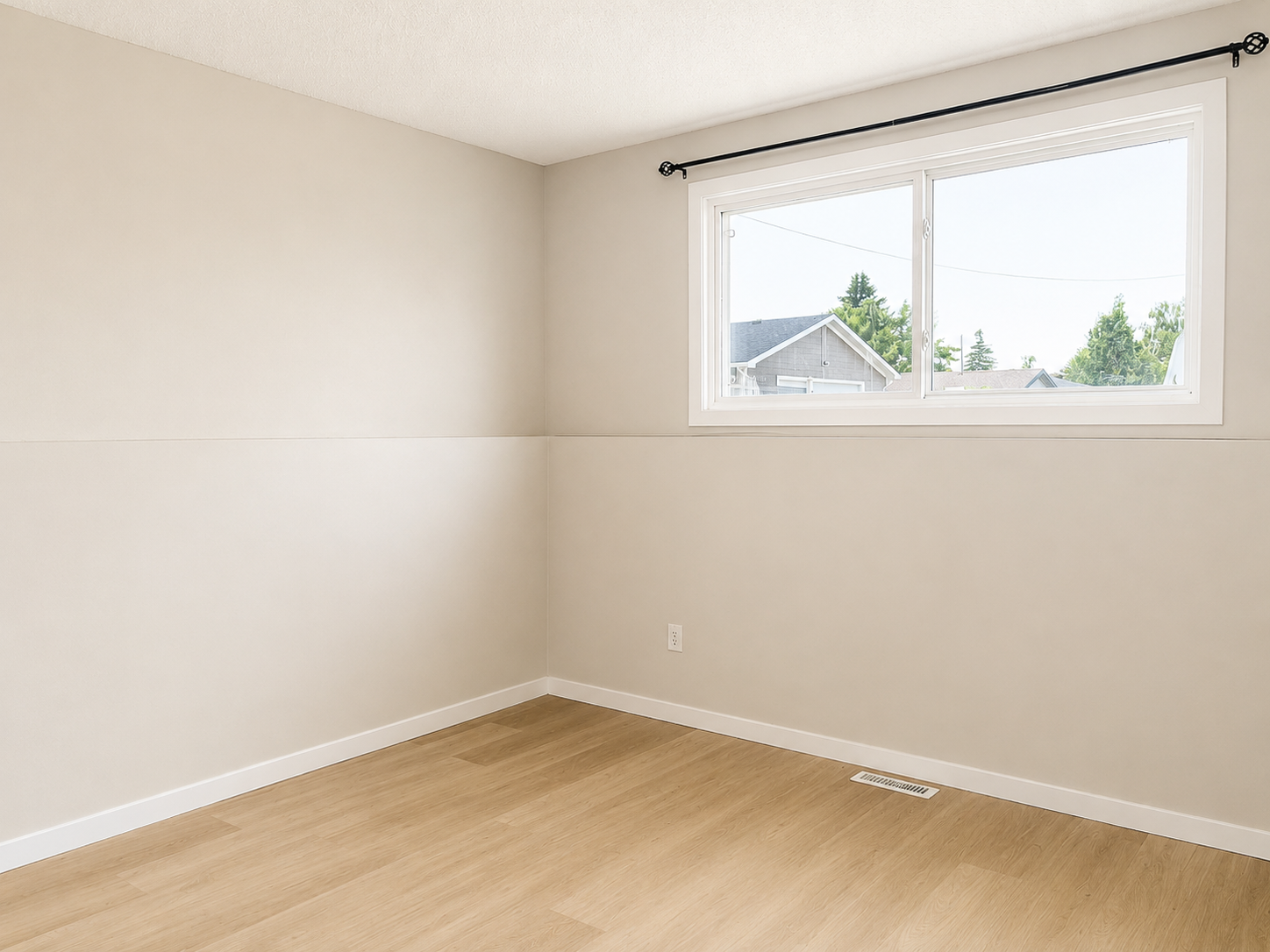 Charming 2 Bed, 1.5 Bath Duplex in Desirable McKinnon Drive NE - Photo 13