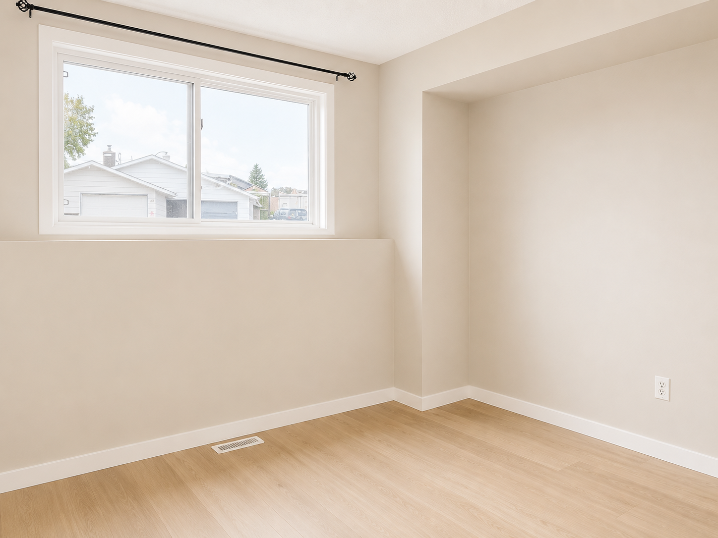 Charming 2 Bed, 1.5 Bath Duplex in Desirable McKinnon Drive NE - Photo 15
