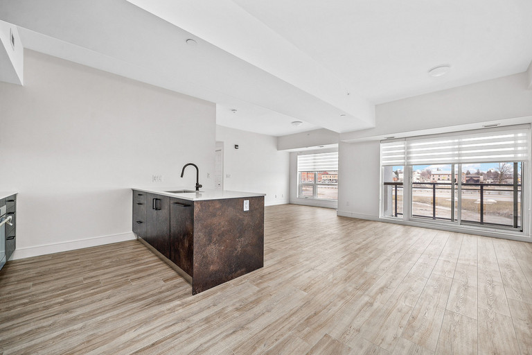 2 Dundas St W. Harbourview Apartments Ekort Property Management