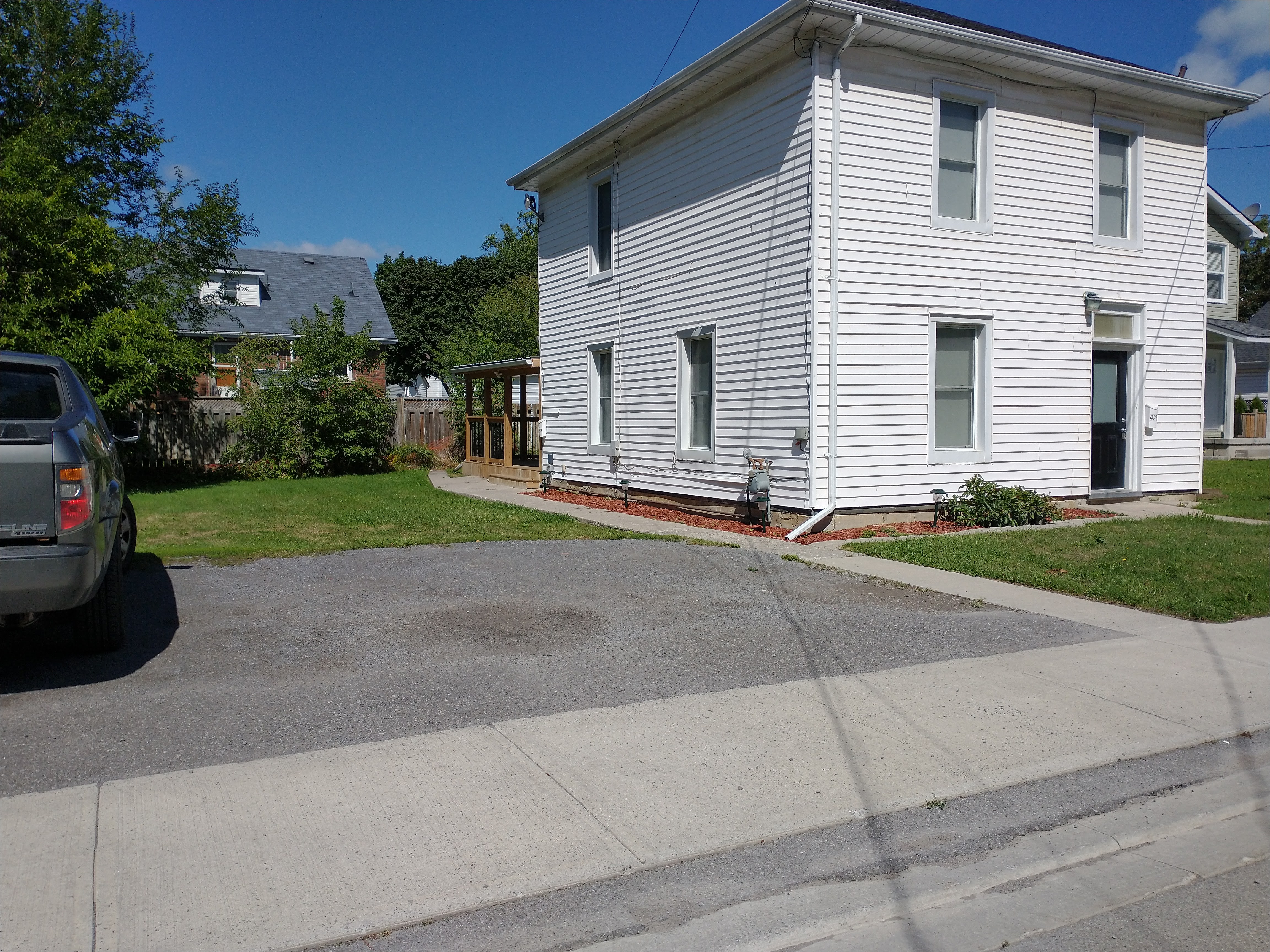 42 Grove Street, Belleville, ON K8P 1W2 — photo 1