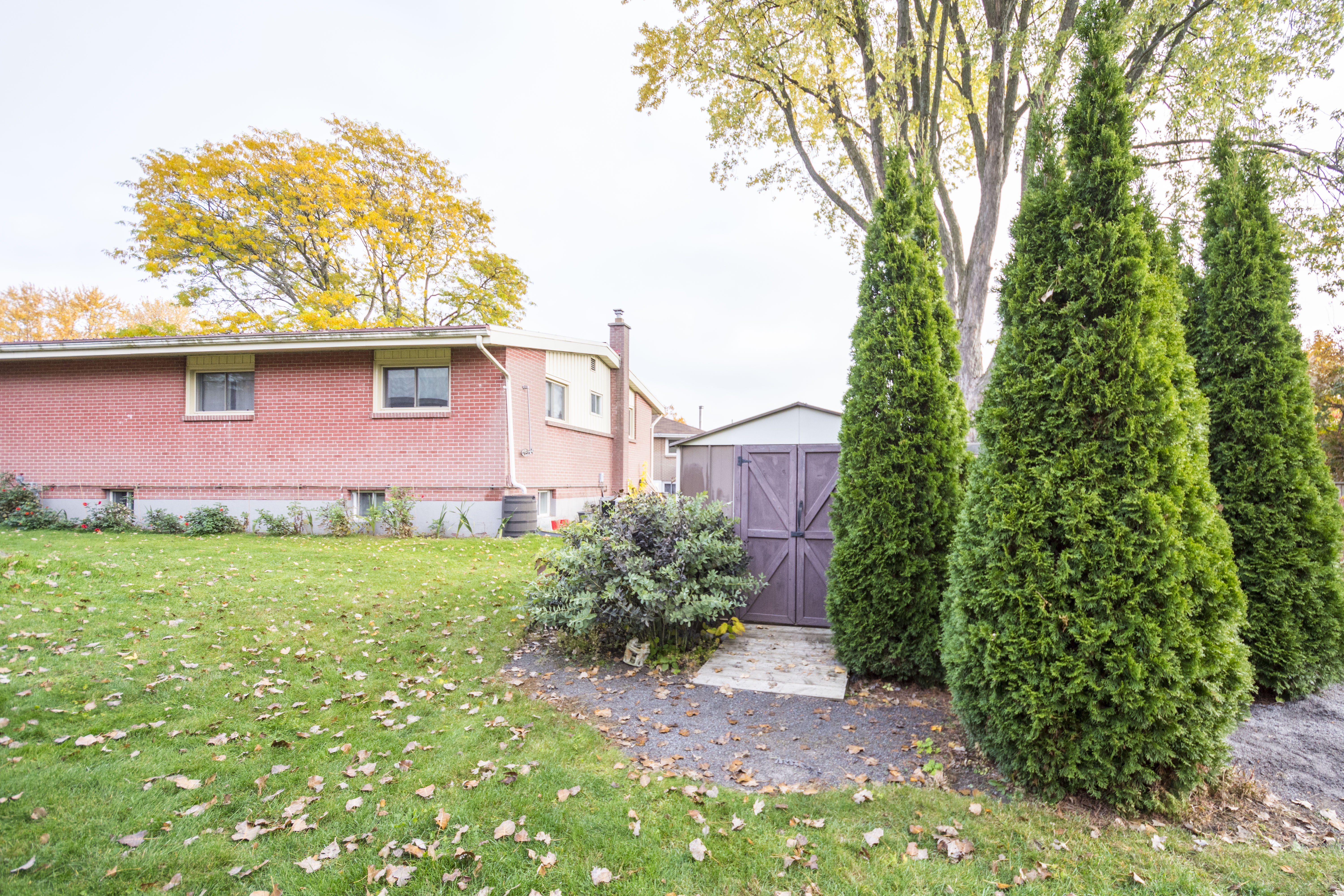 15 Willow, Belleville, ON K8N1X1 — photo 2
