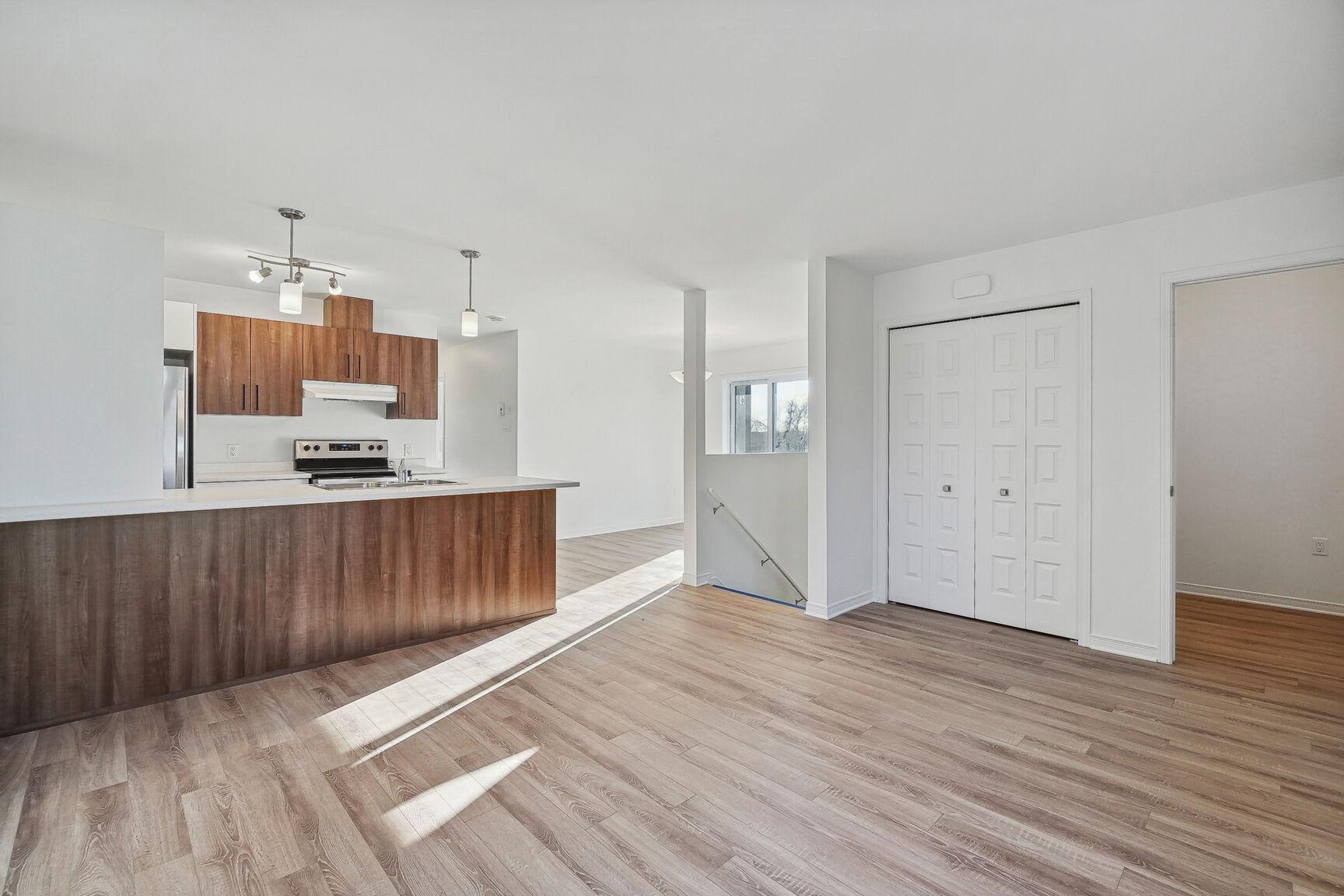 947 NOTRE DAME - Photo 12