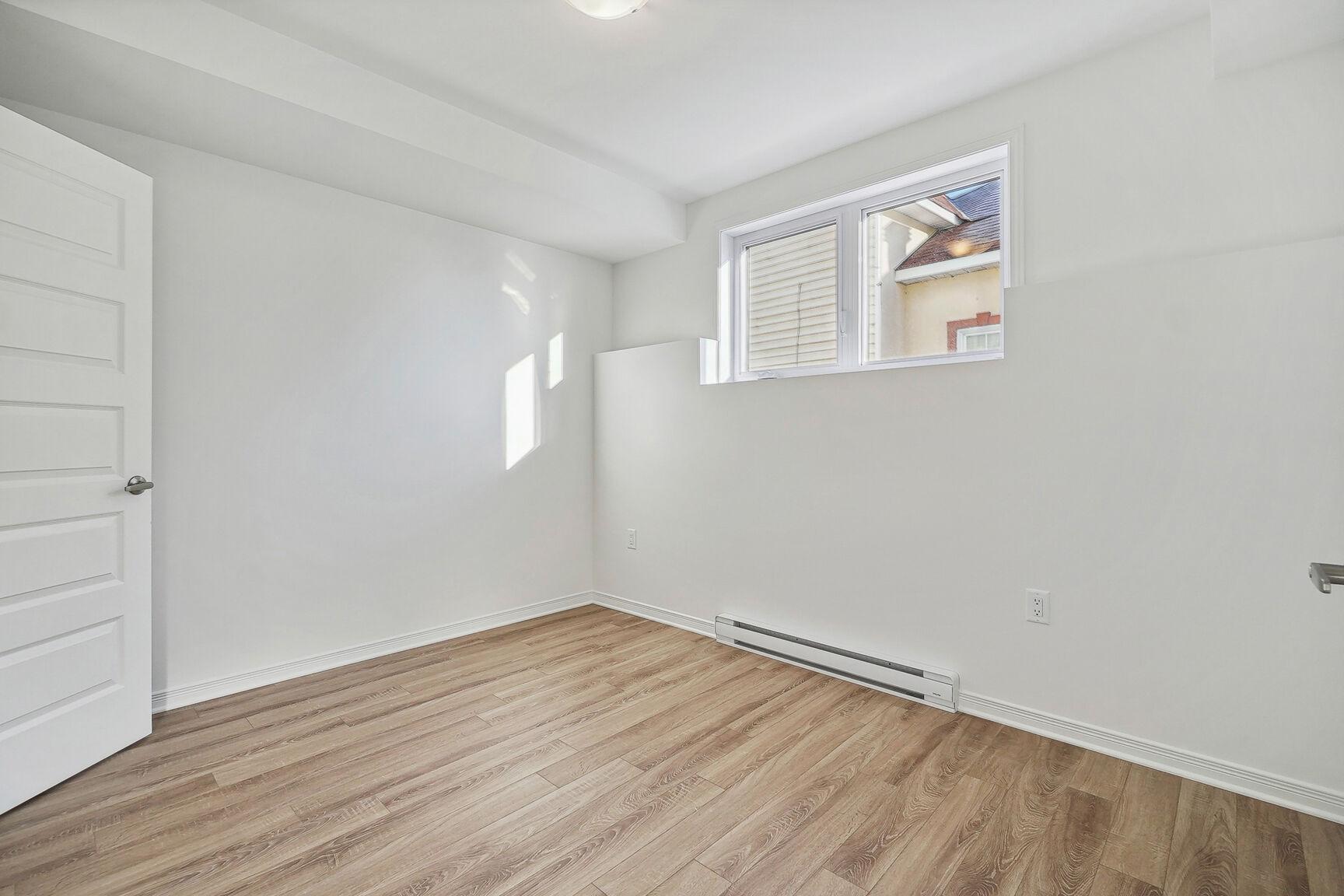 947 NOTRE DAME - Photo 25