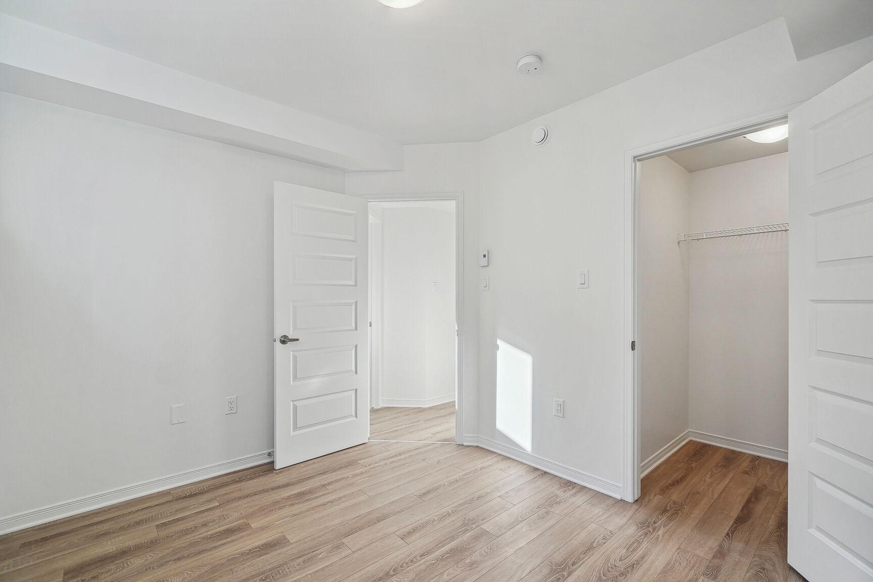 947 NOTRE DAME - Photo 27
