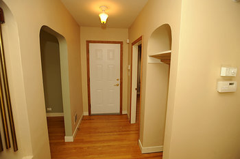 Beautiful Two Bedroom Main Floor - Photo 6
