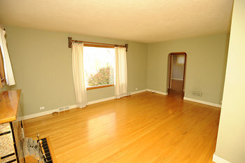 Beautiful Two Bedroom Main Floor - Photo 10