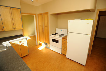 Beautiful Two Bedroom Main Floor - Photo 14