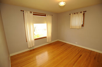 Beautiful Two Bedroom Main Floor - Photo 18