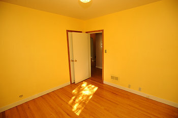 Beautiful Two Bedroom Main Floor - Photo 24