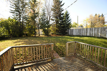 Beautiful Two Bedroom Main Floor - Photo 28
