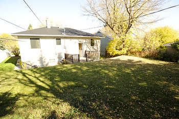 Beautiful Two Bedroom Main Floor - Photo 30
