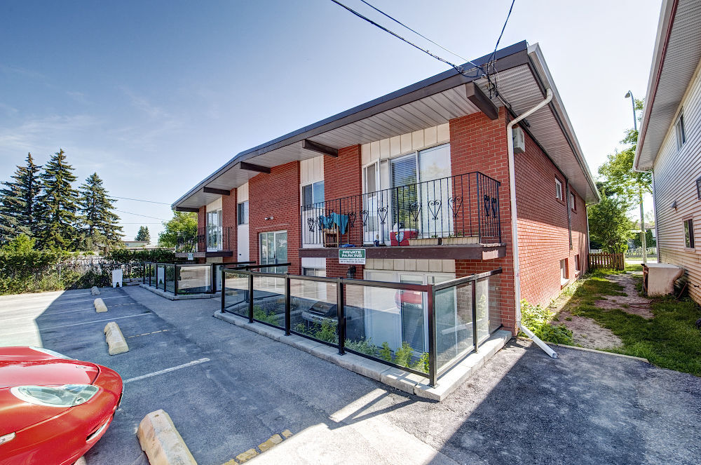 3409 Centre Street NW - Photo 4