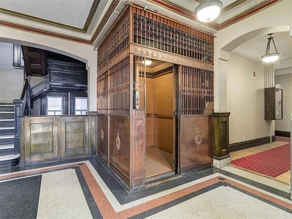 LOWER MOUNT ROYAL - HISTORICAL CONDO APARTMENT - Photo 8
