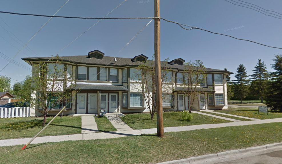 615 3 Street Strathmore