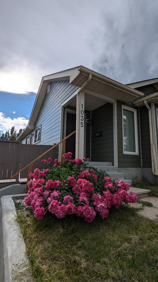 1035 Riverbend Drive SE - Photo 4
