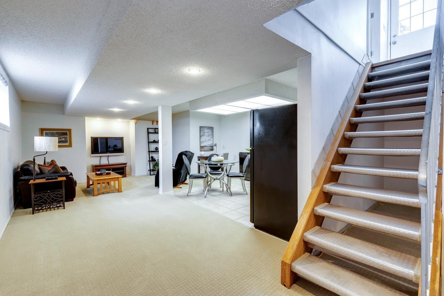 1035 Riverbend Drive SE - Photo 8