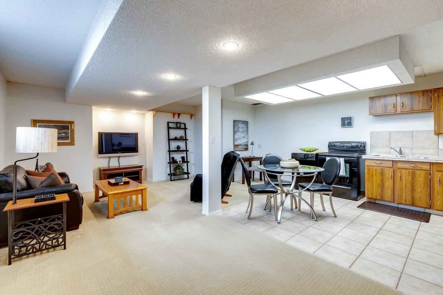 1035 Riverbend Drive SE - Photo 14