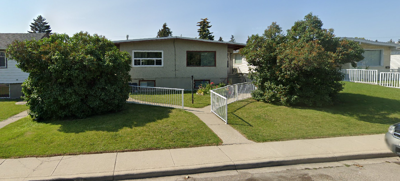 617 68 Avenue SW