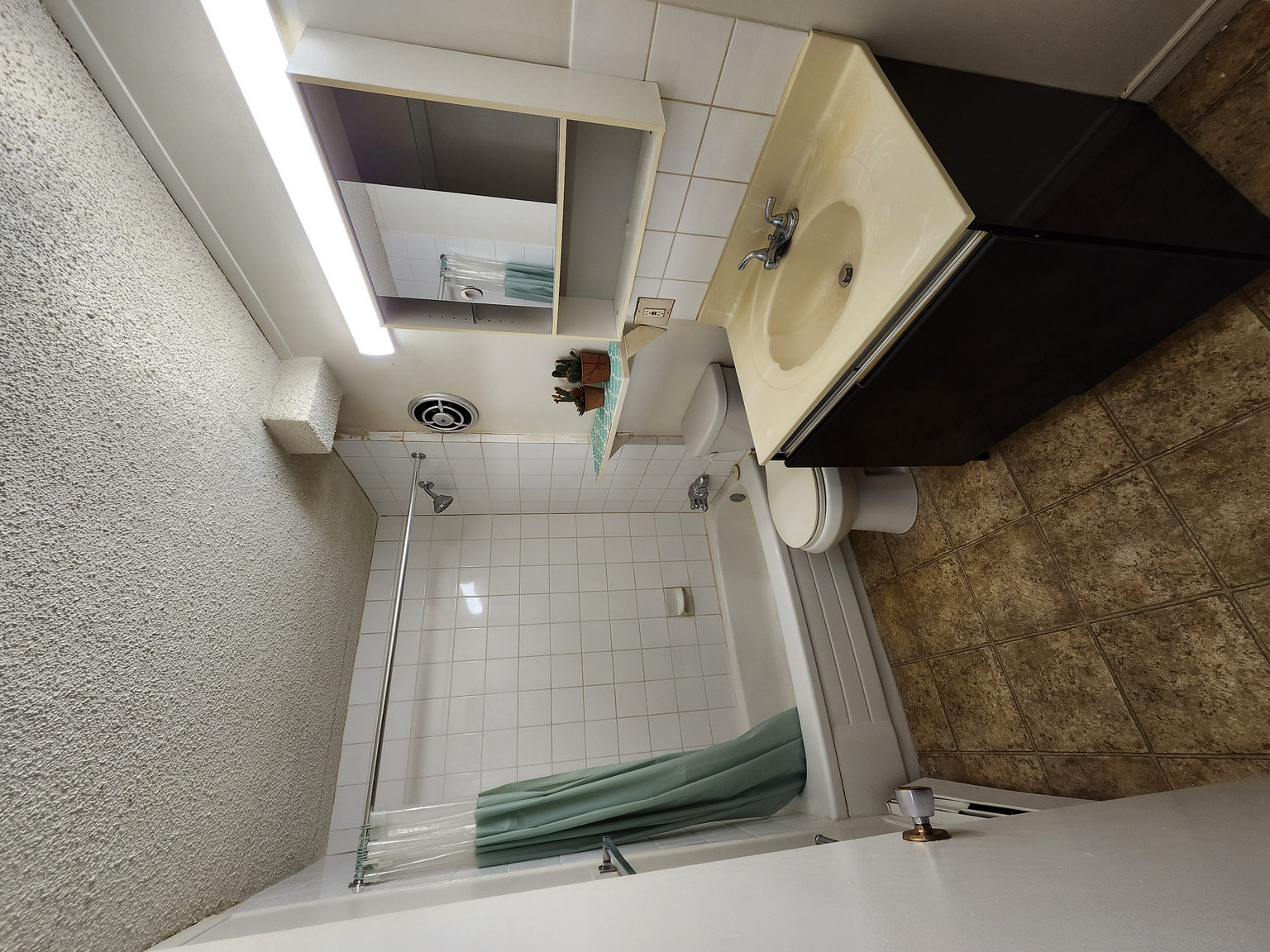 617 68 Avenue SW - Photo 16
