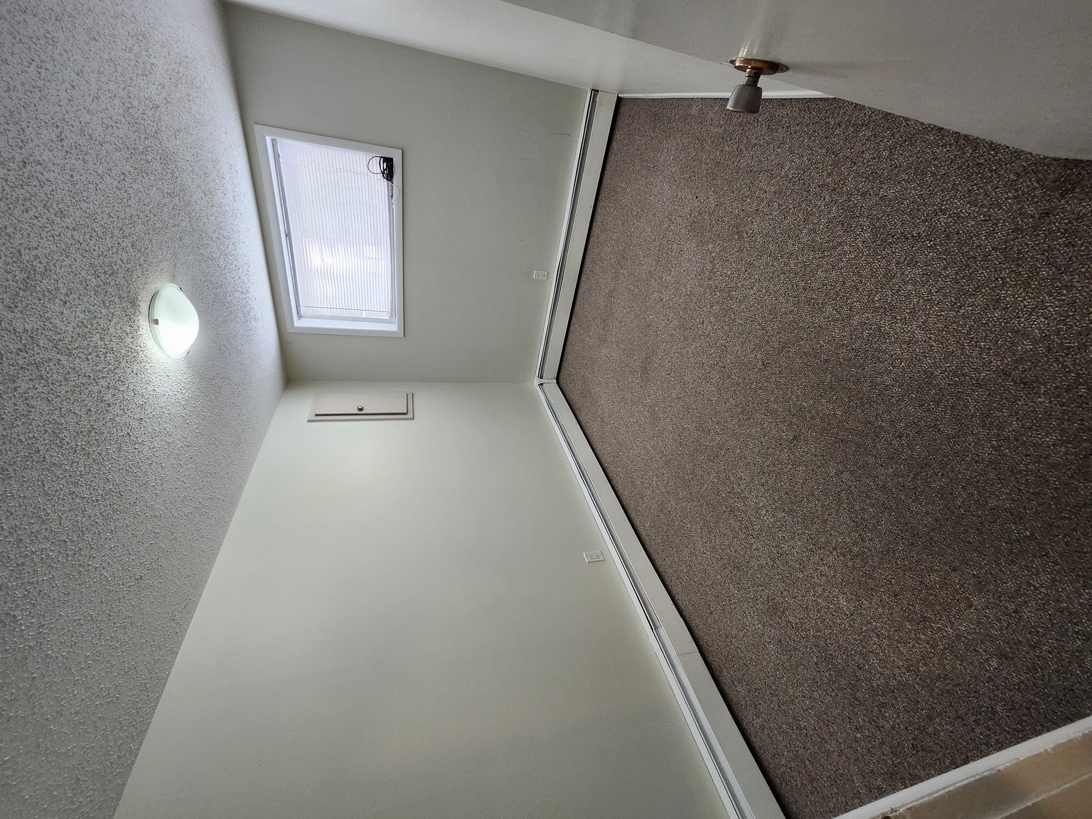 617 68 Avenue SW - Photo 10