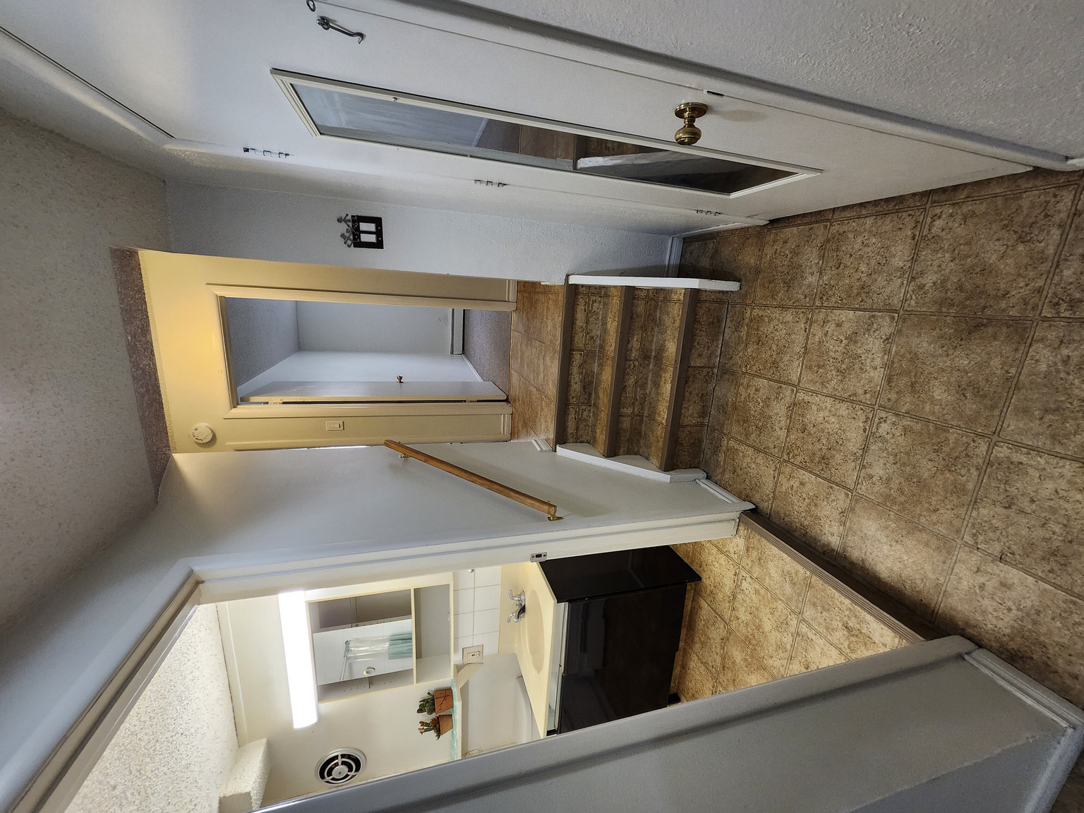 617 68 Avenue SW - Photo 14