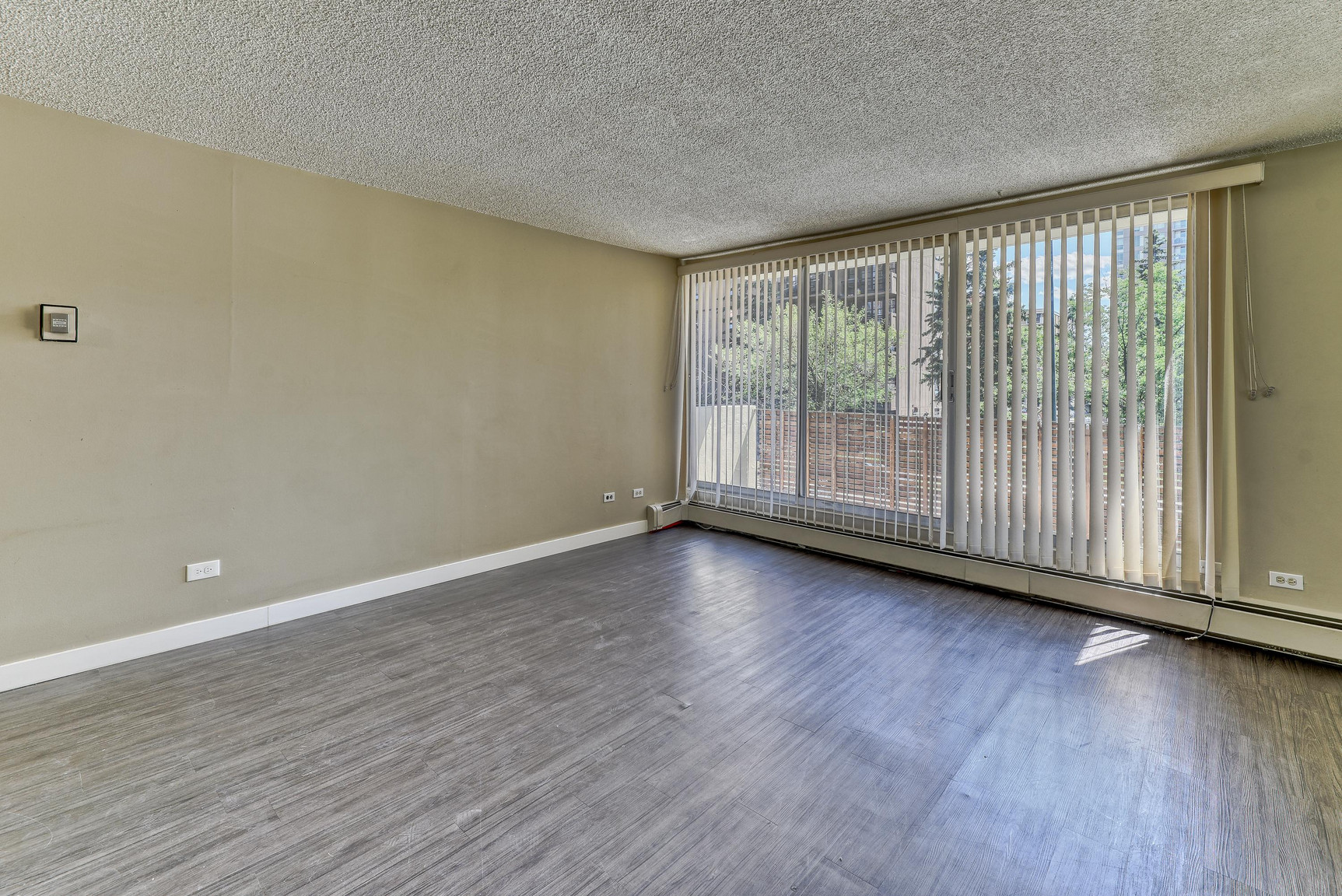 738 14 Avenue S.W. - Photo 17