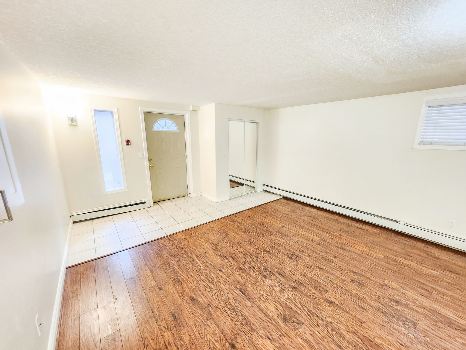 2424 14 Street SW - Photo 2