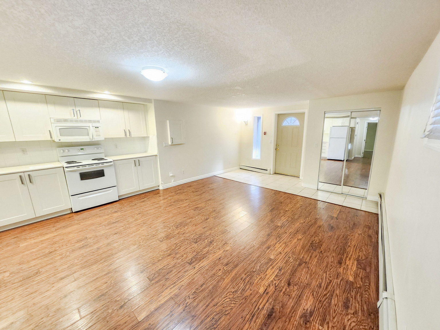 2424 14 Street SW - Photo 3