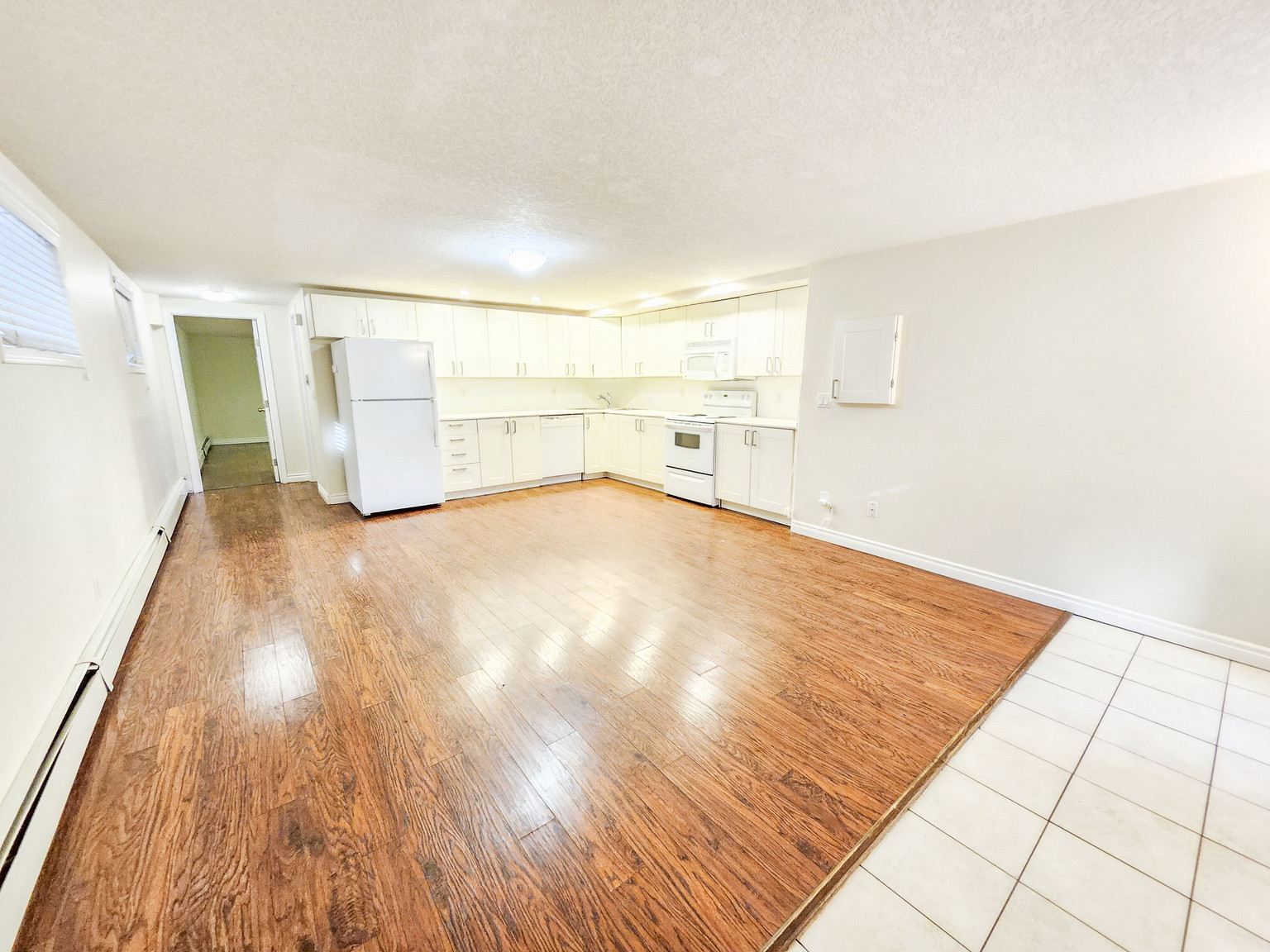 2424 14 Street SW - Photo 4