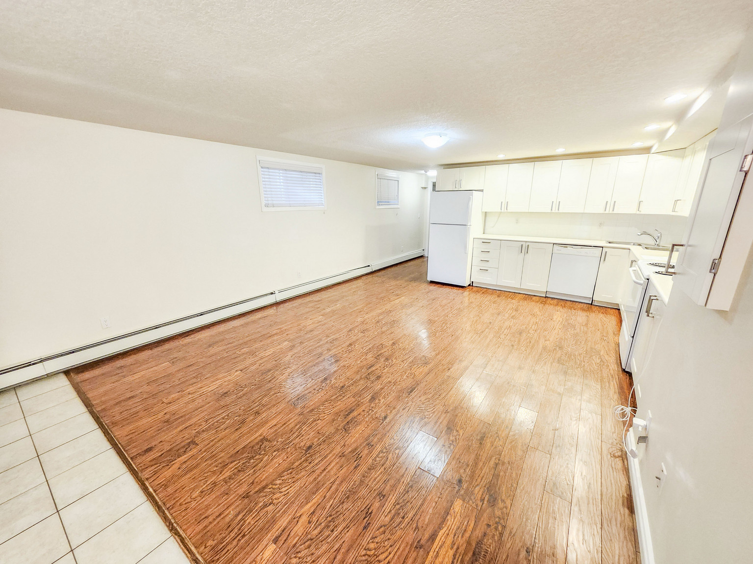 2424 14 Street SW - Photo 5