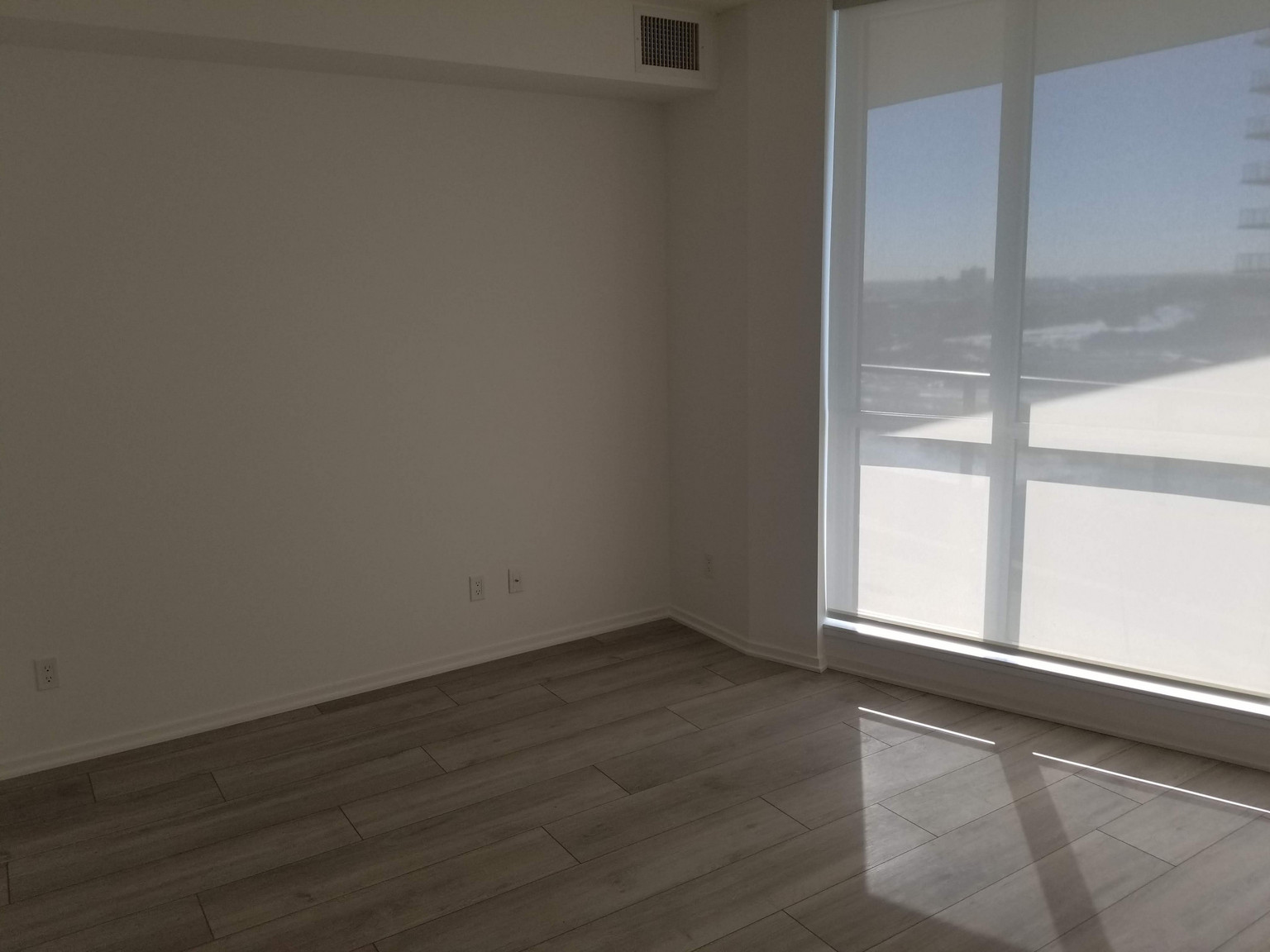 Beautiful 1 Bedroom in East Village - Photo 27