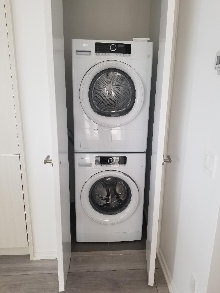 Beautiful 1 Bedroom in East Village - Photo 41