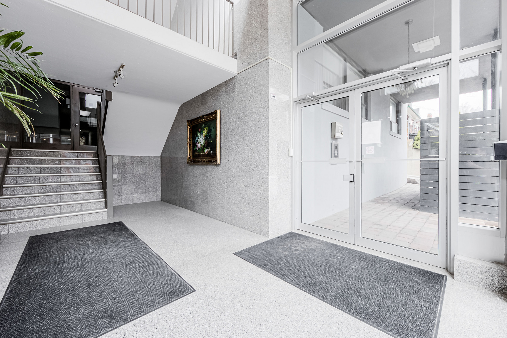 Beach Suites - Photo 8
