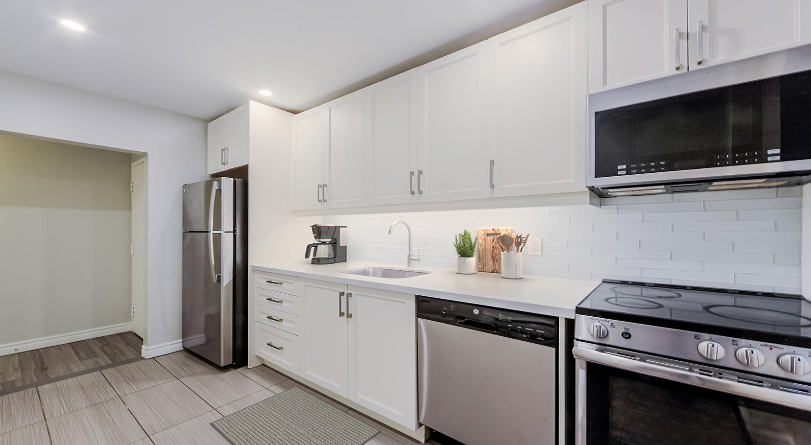 Beach Park Apartments - Photo 4
