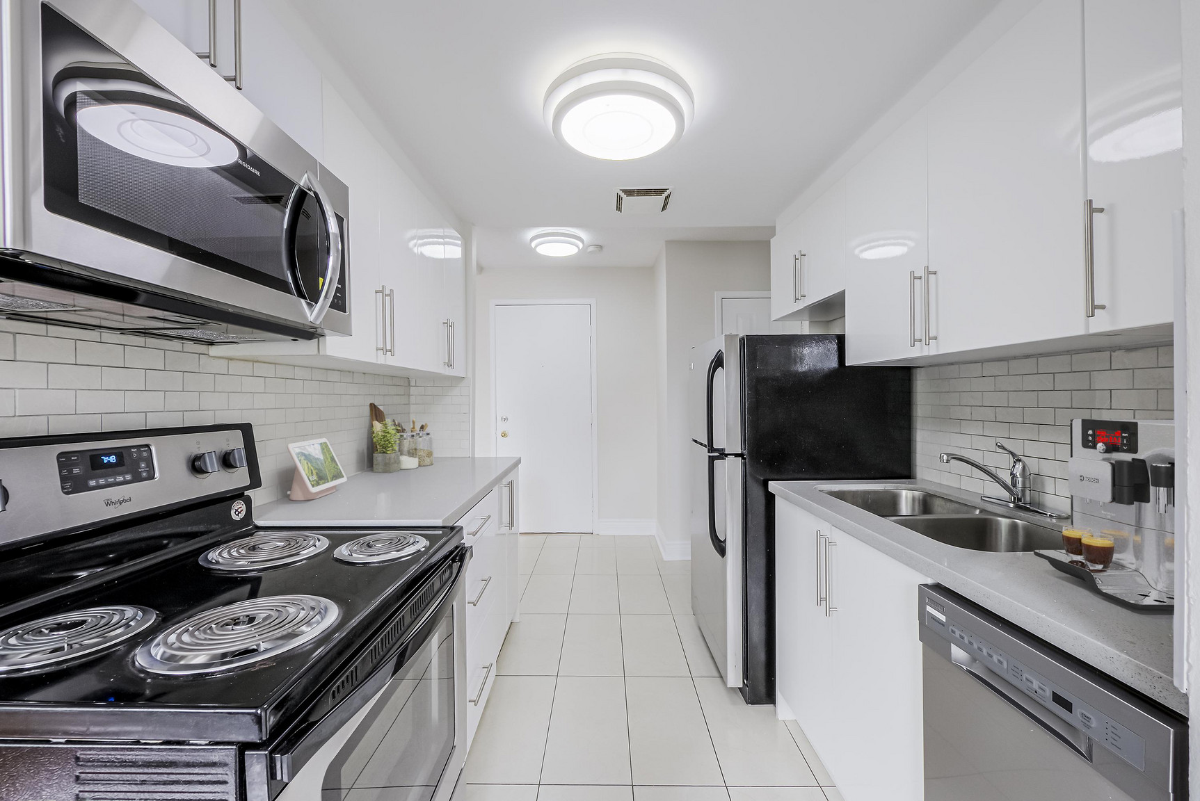 Gertrude Suites - Photo 6