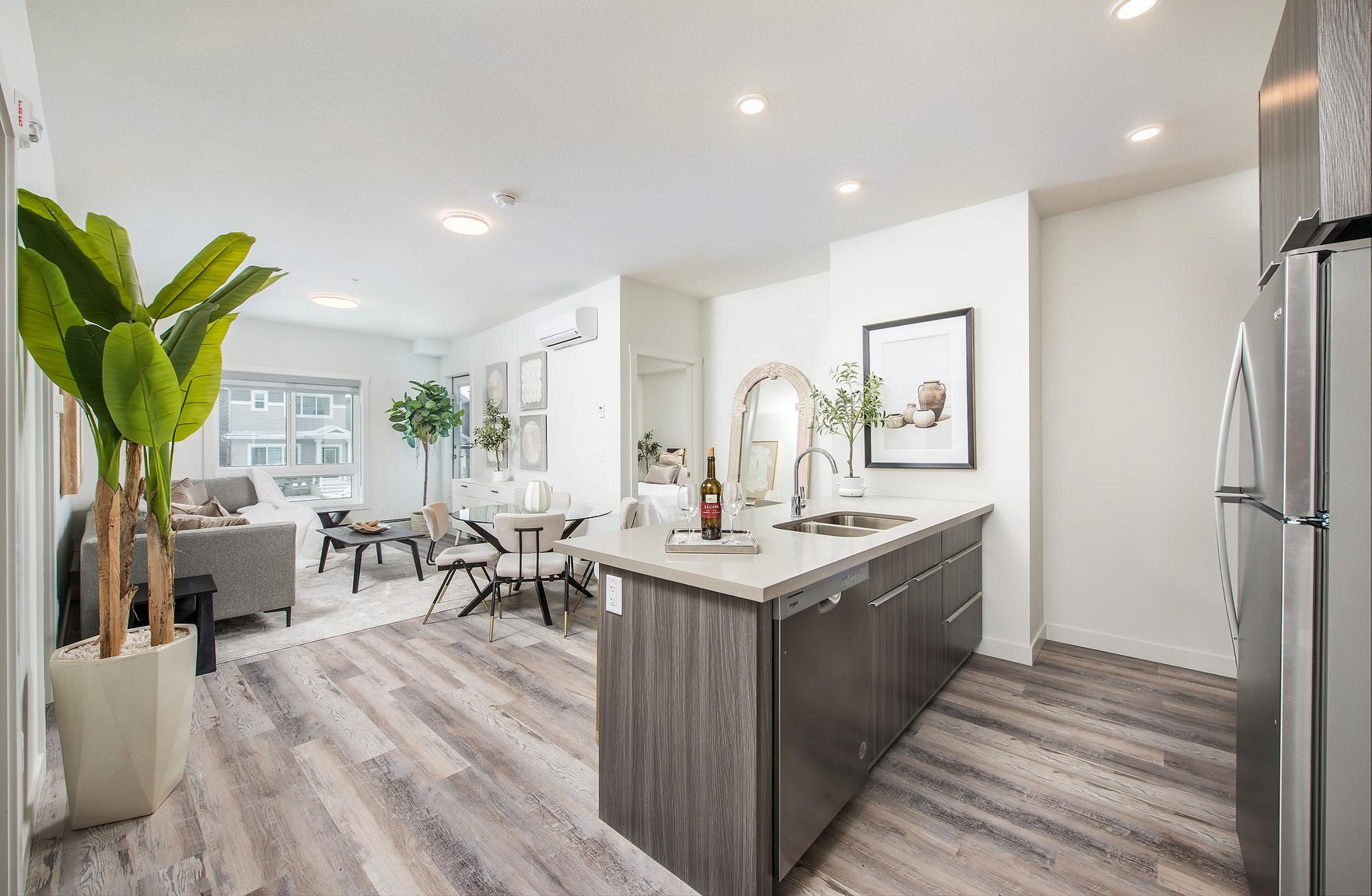 Henday Suites - Photo 5