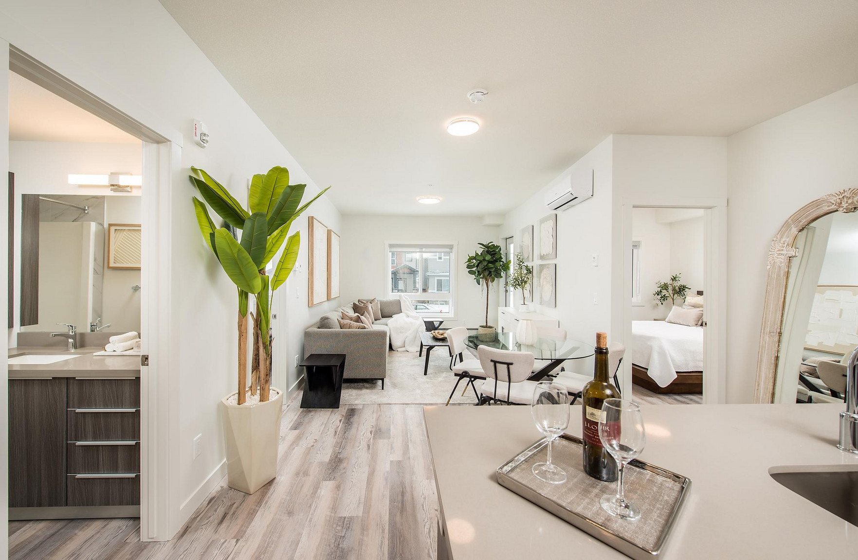 Henday Suites - Photo 7