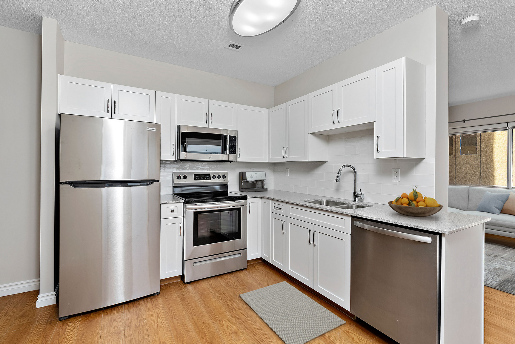 Park Square Apartments - Photo 4