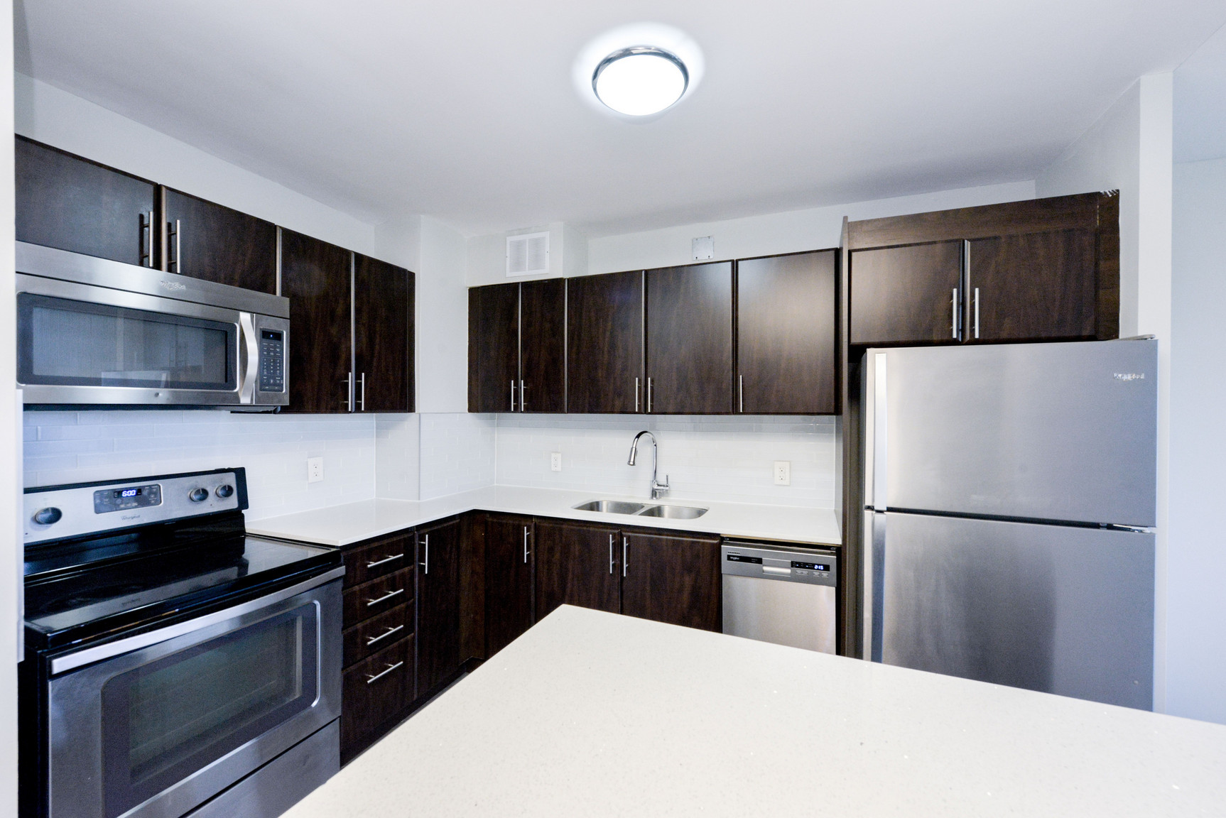 Almore Apartments - Photo 3