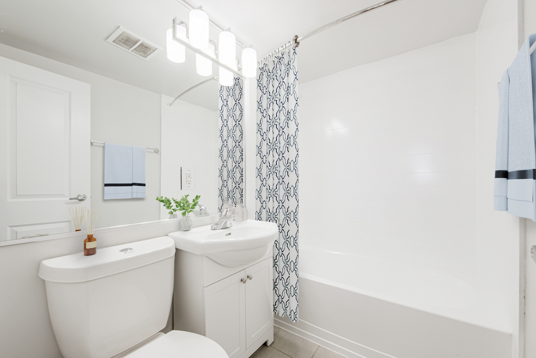 Cedarwood Suites - Photo 13