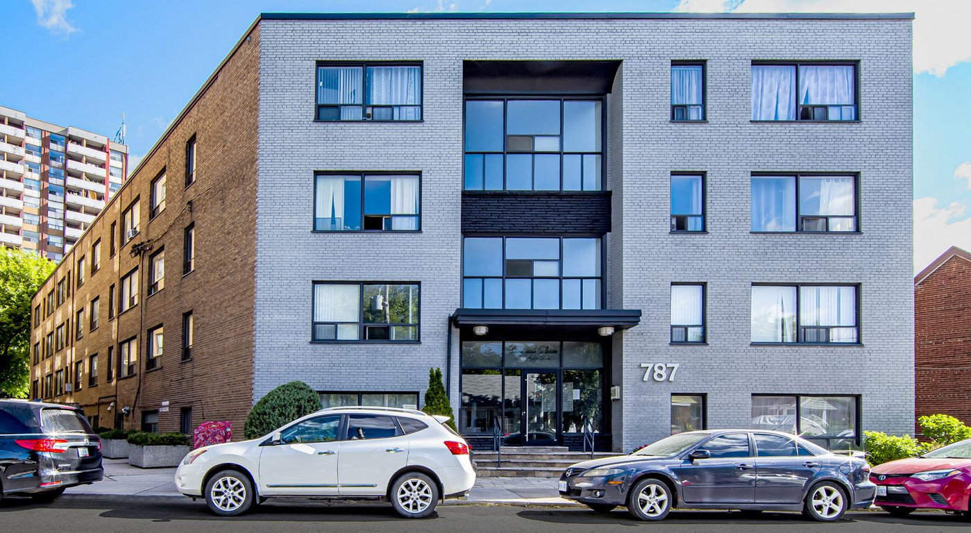 Apartments for rent Eglinton West, Toronto Equiton Living