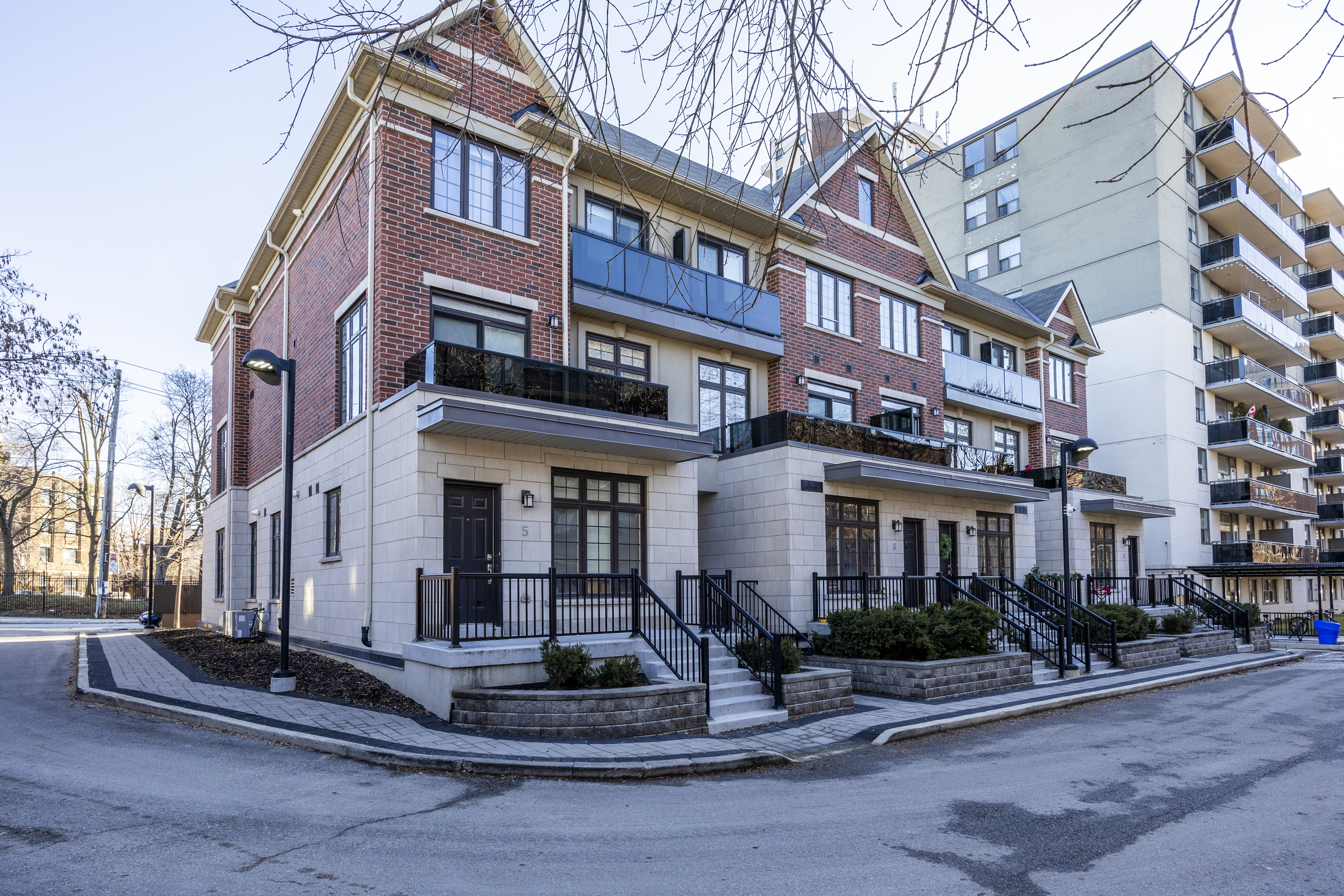 130 Raglan Ave, Toronto, ON M6C 0A7 — photo 3