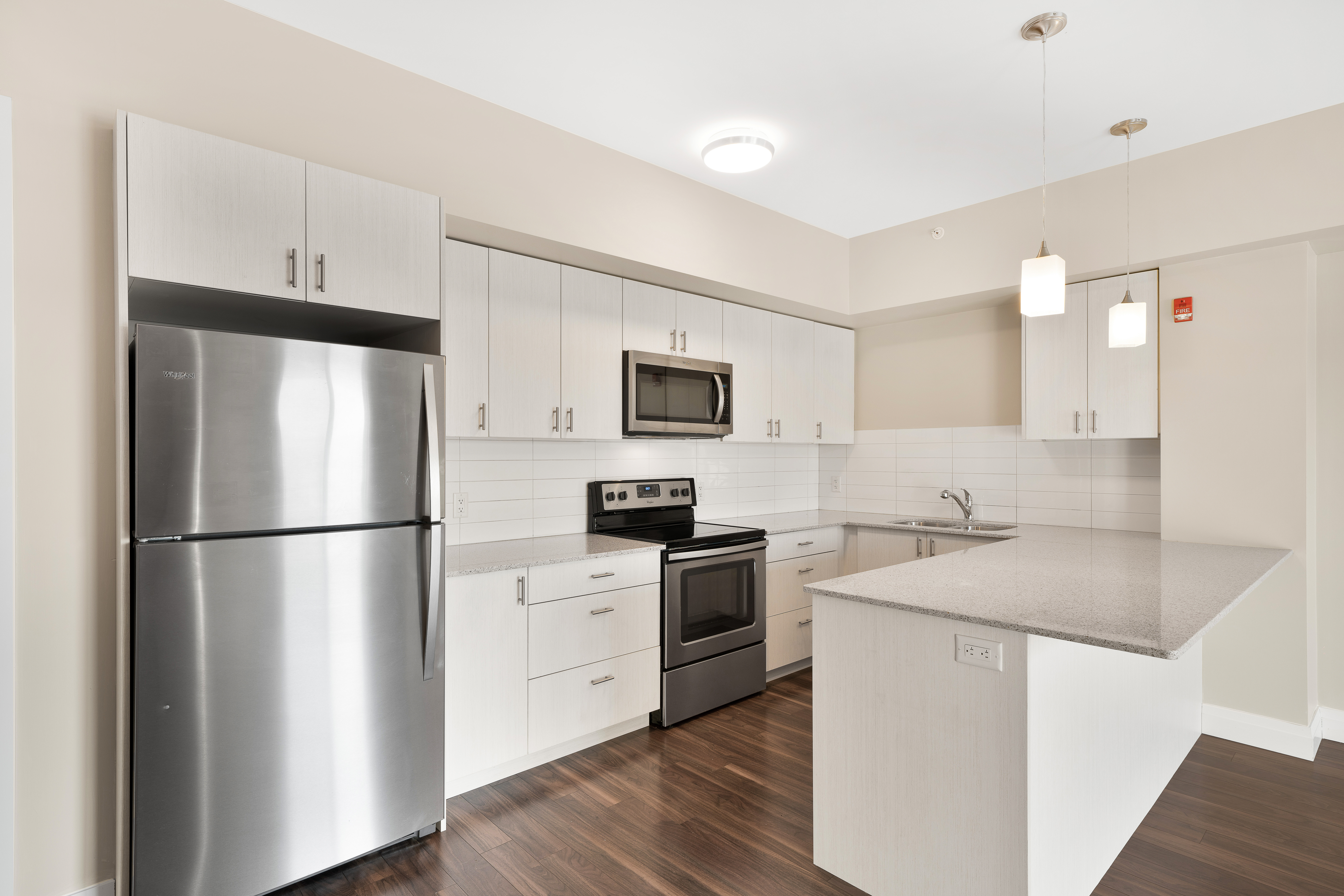 1355 Commissioners Road West, London, ON N6K 0J4 — photo 3