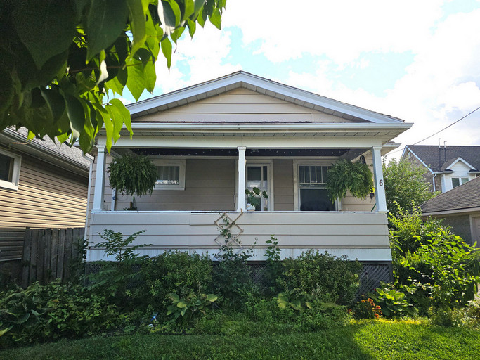 6 Mitchell Street