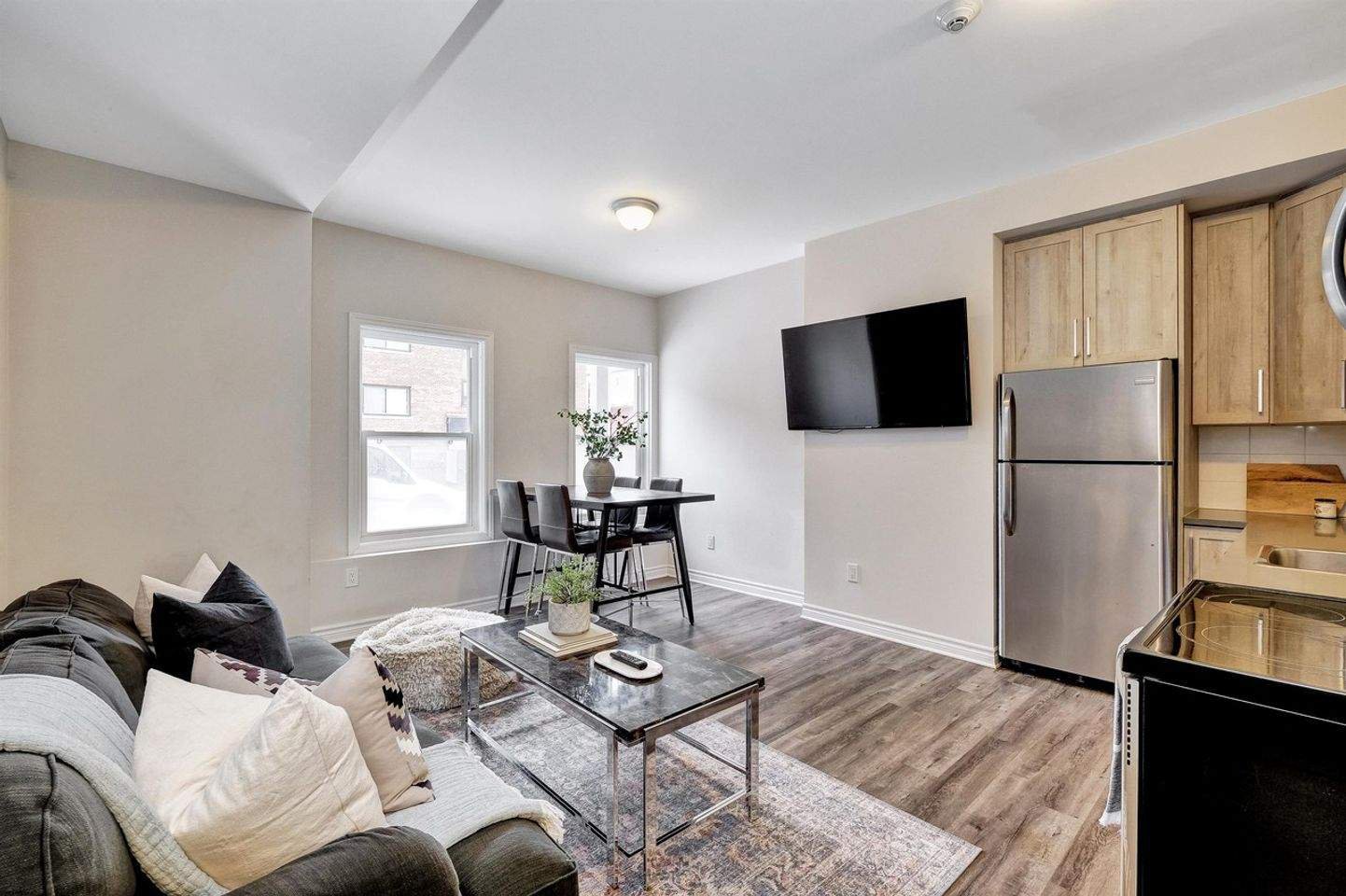 84 Russell Avenue - Photo 5